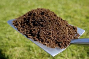 What can be added to the earthen mixture