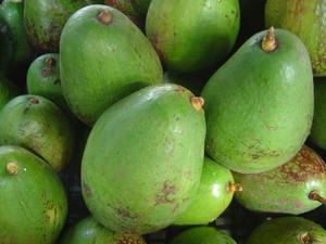 Peculiarities of buying and eating avocados