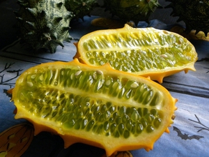 How and with what to eat kiwano