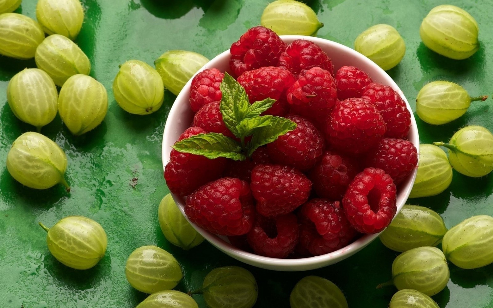 How to properly feed raspberries, especially feeding remontant raspberries