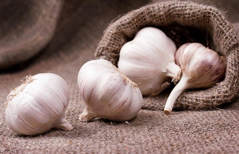 How to store garlic