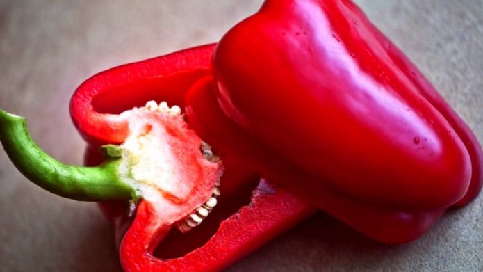 Sliced ​​bell pepper with seeds