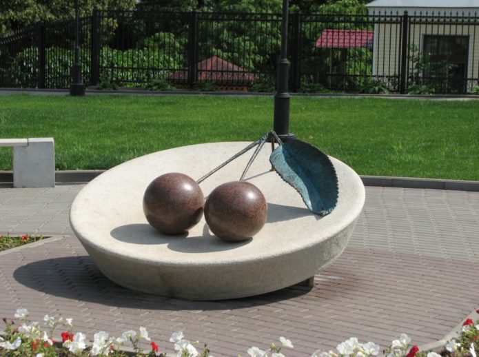 Monument to Vladimirskaya cherry