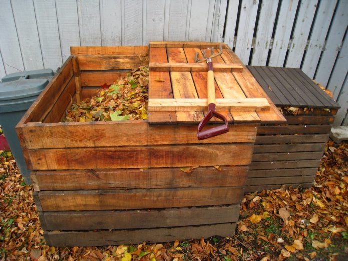 Compost pit shelter