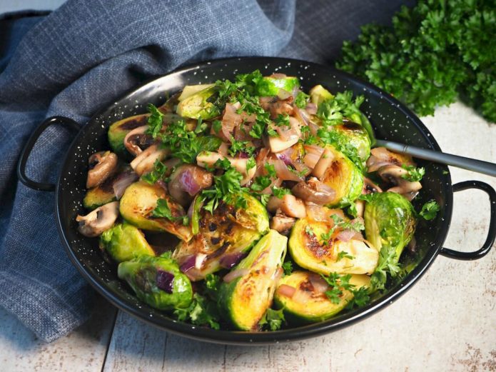 Brussels sprouts stewed with mushrooms